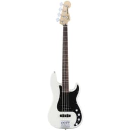 Fender Precision Deluxe Active Muziekinstrumenten