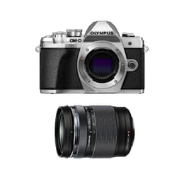 OM-D E-M10 III - Zwart/Zilver + Olympus M.Zuiko Digital 14-150mm f/4-5.6 ED II f/4-5.6