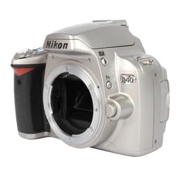 Spiegelreflexcamera D40 - Zwart/Grijs + Nikon AF-S DX Nikkor 18-55mm f/3.5-5.6G VR II f/3.5-5.6