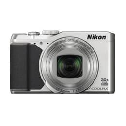 Compactcamera COOLPIX S9900 - Zilver + Nikon NIKKOR 30X Wide Optical Zoom ED VR 4.5-135 mm f/3.7-6.4 f/3.7-6.4