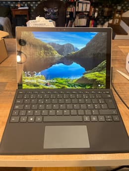 K*M様 8018★Surface Pro★Core i5★SSD 256GB★ Microsoft Surface Pro 5 12