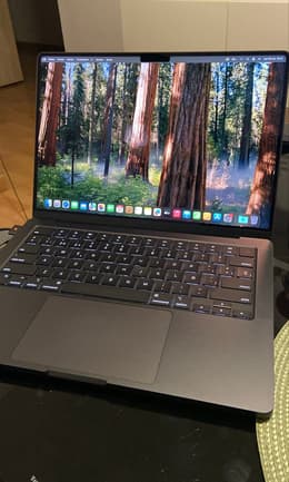 MacBook Pro 14