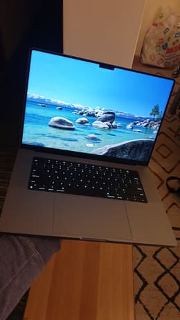 MacBook Pro 16